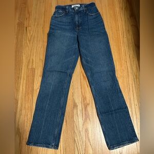 Abercrombie & Fitch blue jeans The 90’s straight Ultra High Rise size 24